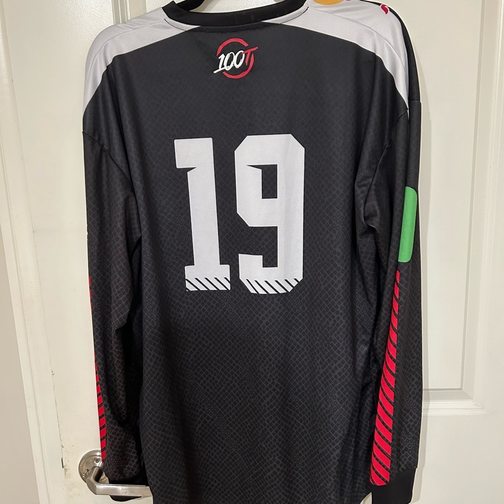 Gaming Jersey - Picture 3 of 5